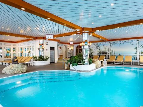 Der Innenpool im AlpVita SPA Der Innenpool im AlpVita SPA