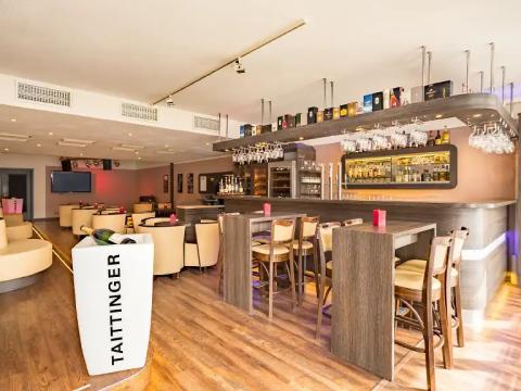 Longdrinks & erlesene Spirituosen nach Auswahl