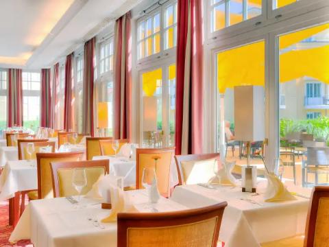 Frühstück und Abendessen mit Ausblick Frühstück und Abendessen mit Ausblick