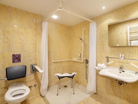 Barrierefreies Bad mit Dusche Barrierefreies Bad mit Dusche