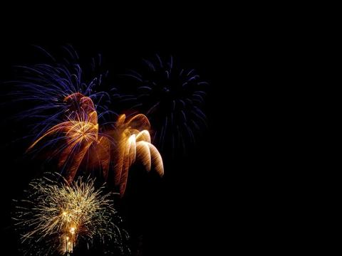 Eigenes Feuerwerk zum Jahreswechsel Eigenes Feuerwerk zum Jahreswechsel