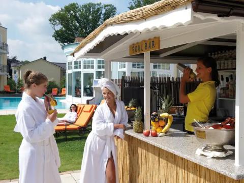Die Poolbar im Hotel zur Post