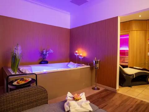 Erholen Sie sich in unserem privaten Spa Erholen Sie sich in unserem privaten Spa