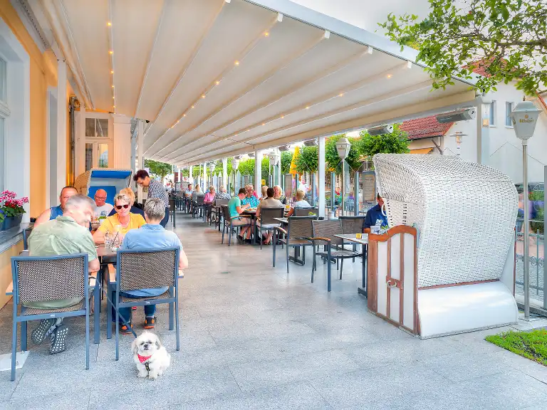 Auf der großzügigen Terrasse