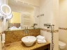 Modern renoviertes Badezimmer